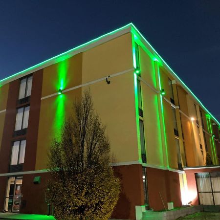 Quality Inn Terre Haute University Area Exteriör bild