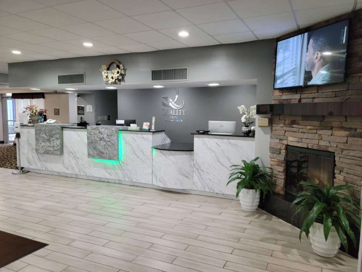 Quality Inn Terre Haute University Area Exteriör bild