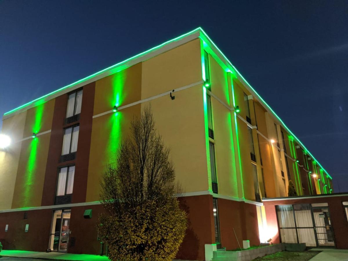 Quality Inn Terre Haute University Area Exteriör bild