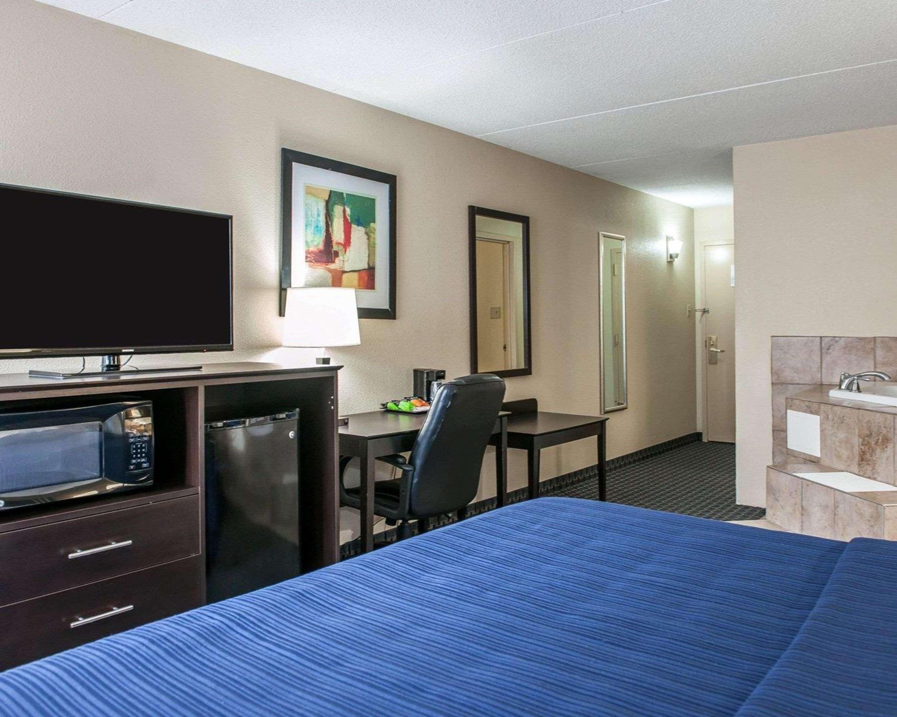 Quality Inn Terre Haute University Area Exteriör bild