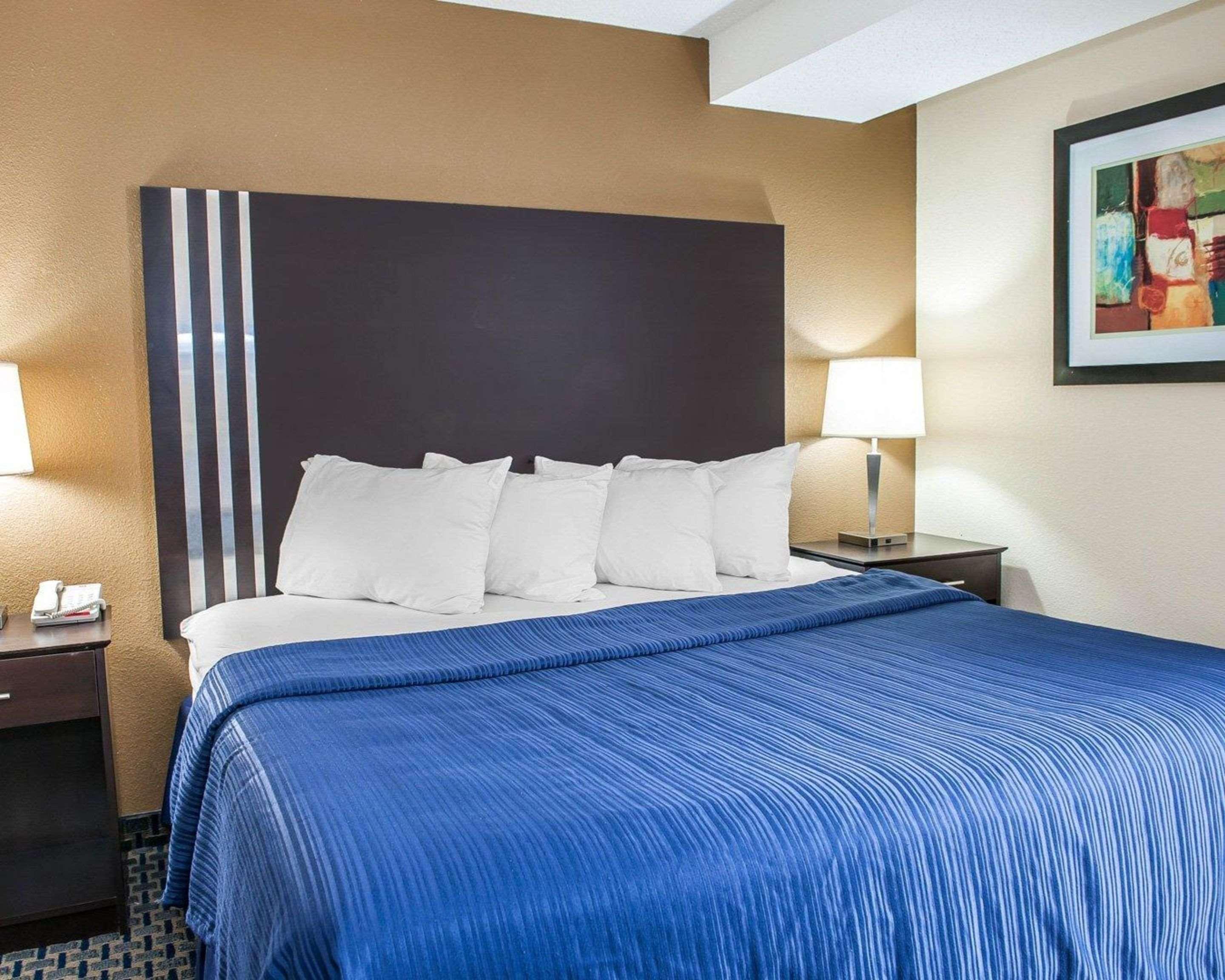 Quality Inn Terre Haute University Area Exteriör bild