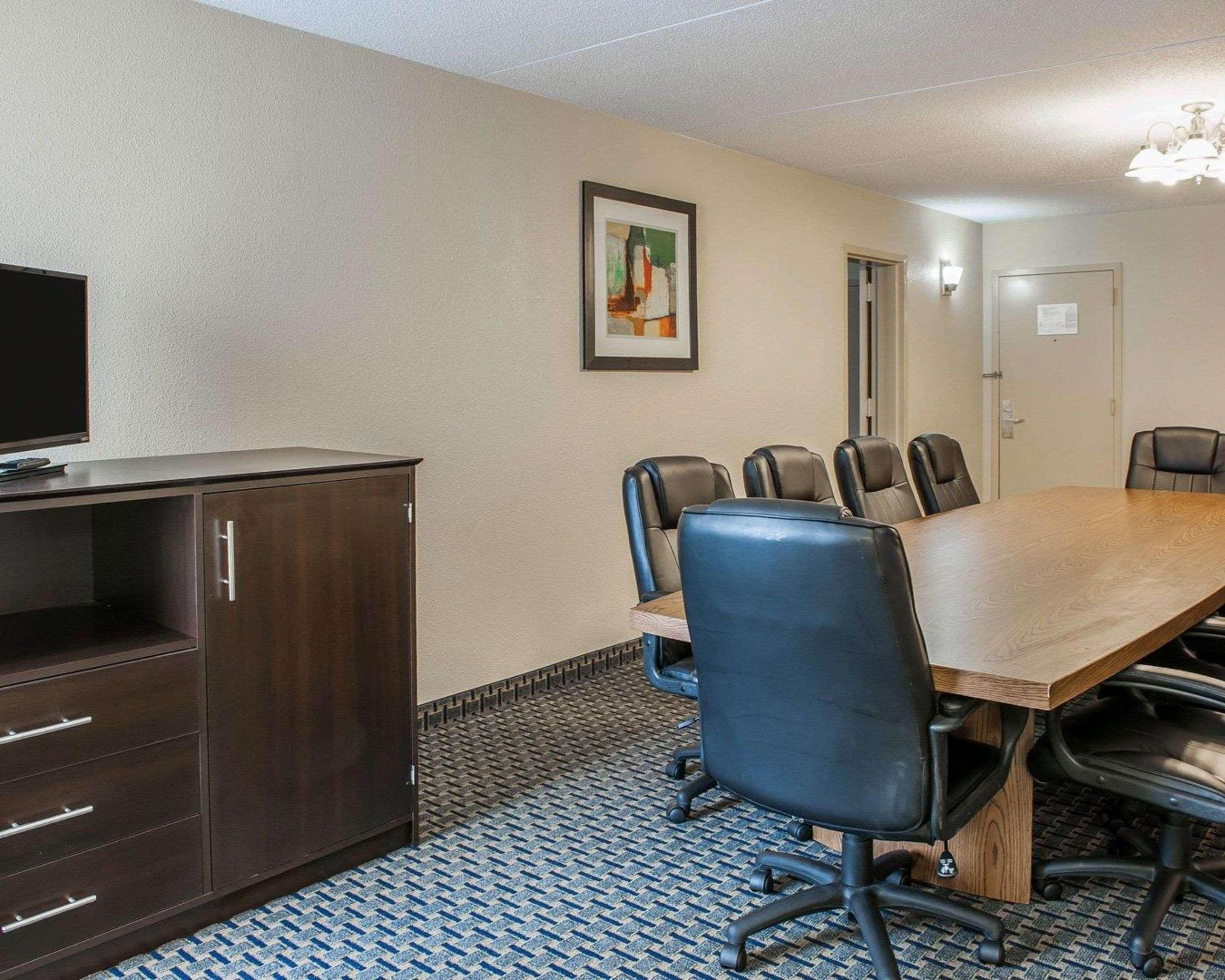 Quality Inn Terre Haute University Area Exteriör bild