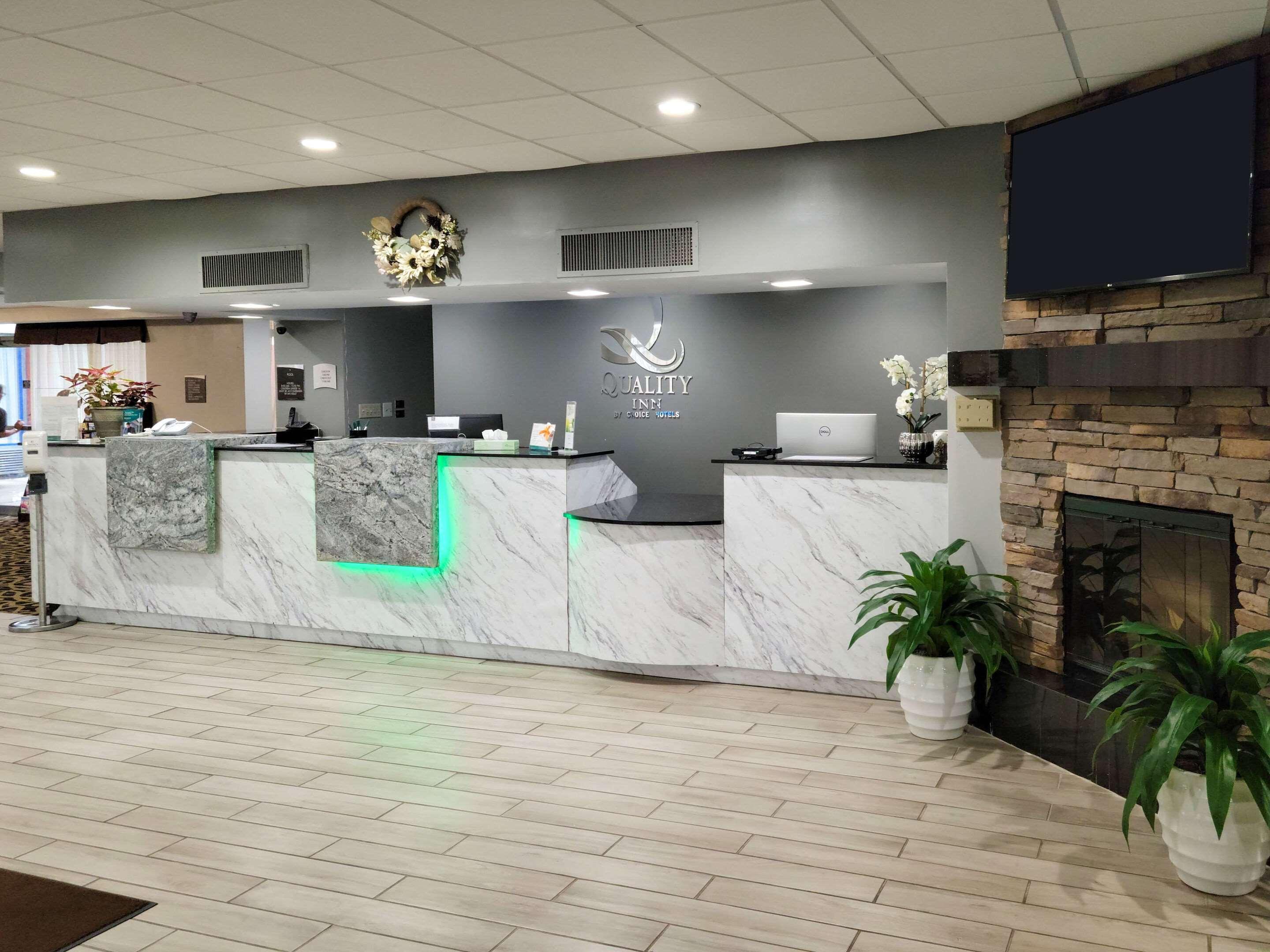 Quality Inn Terre Haute University Area Exteriör bild