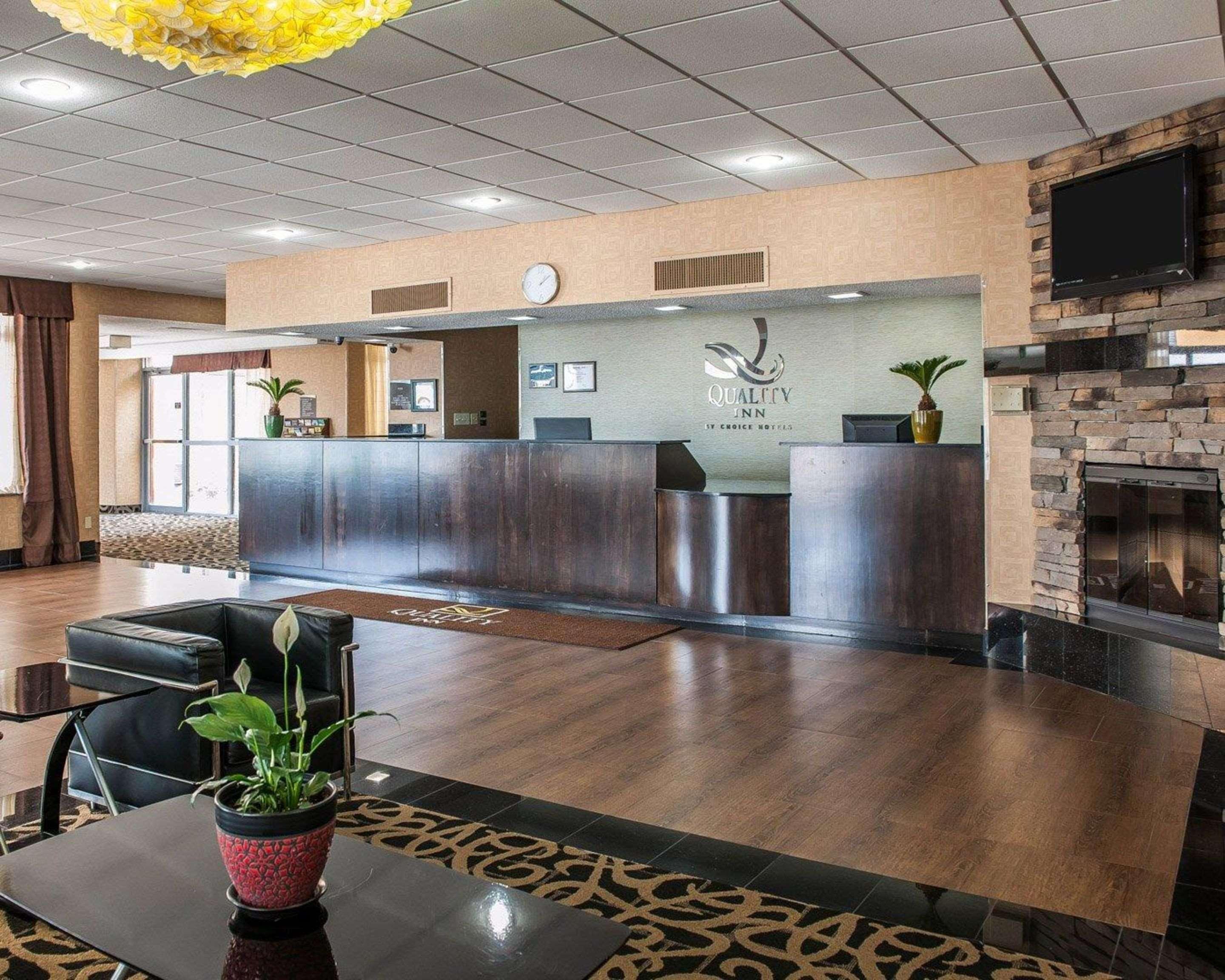 Quality Inn Terre Haute University Area Exteriör bild